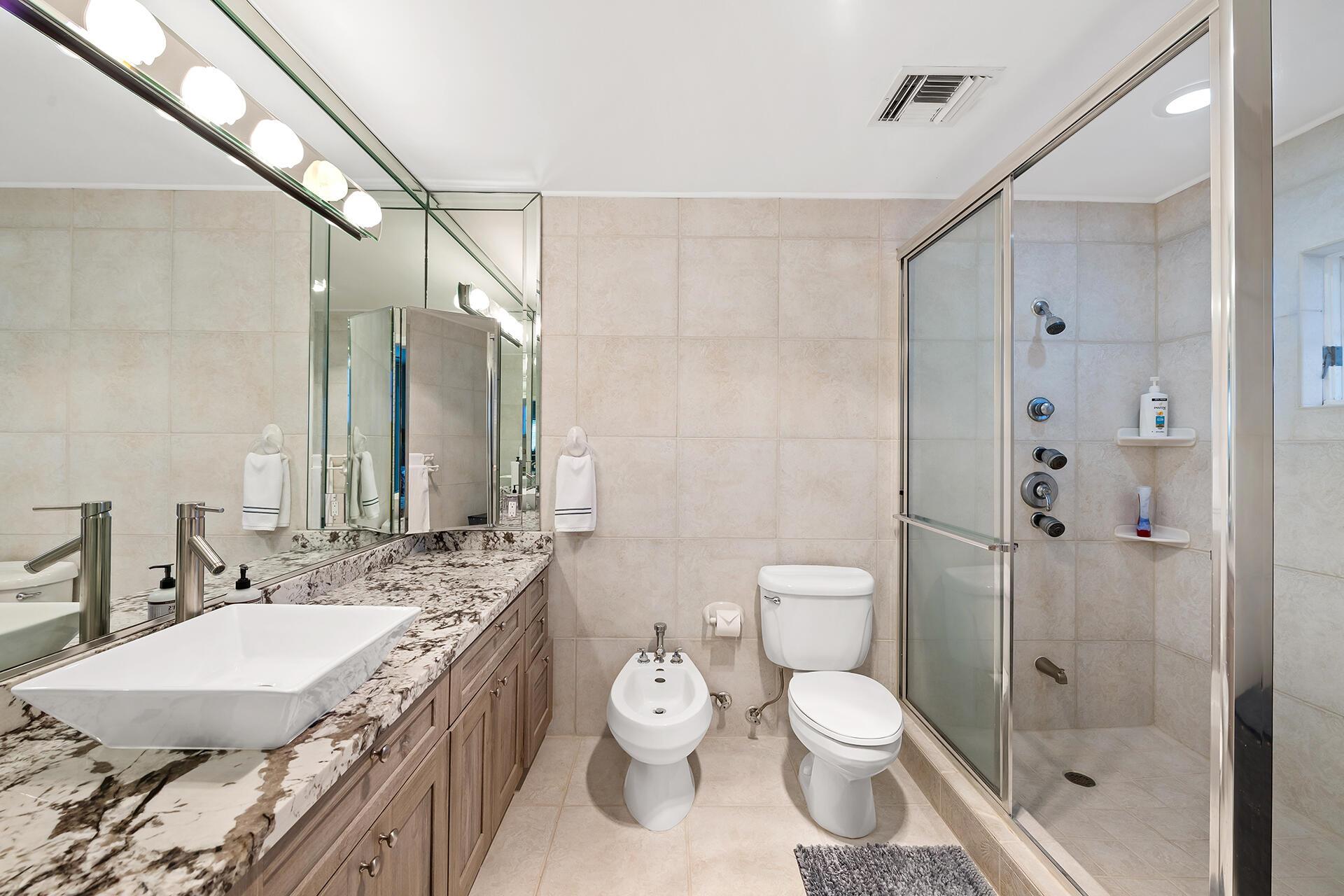 LIGHTHOUSE MANOR - Residential