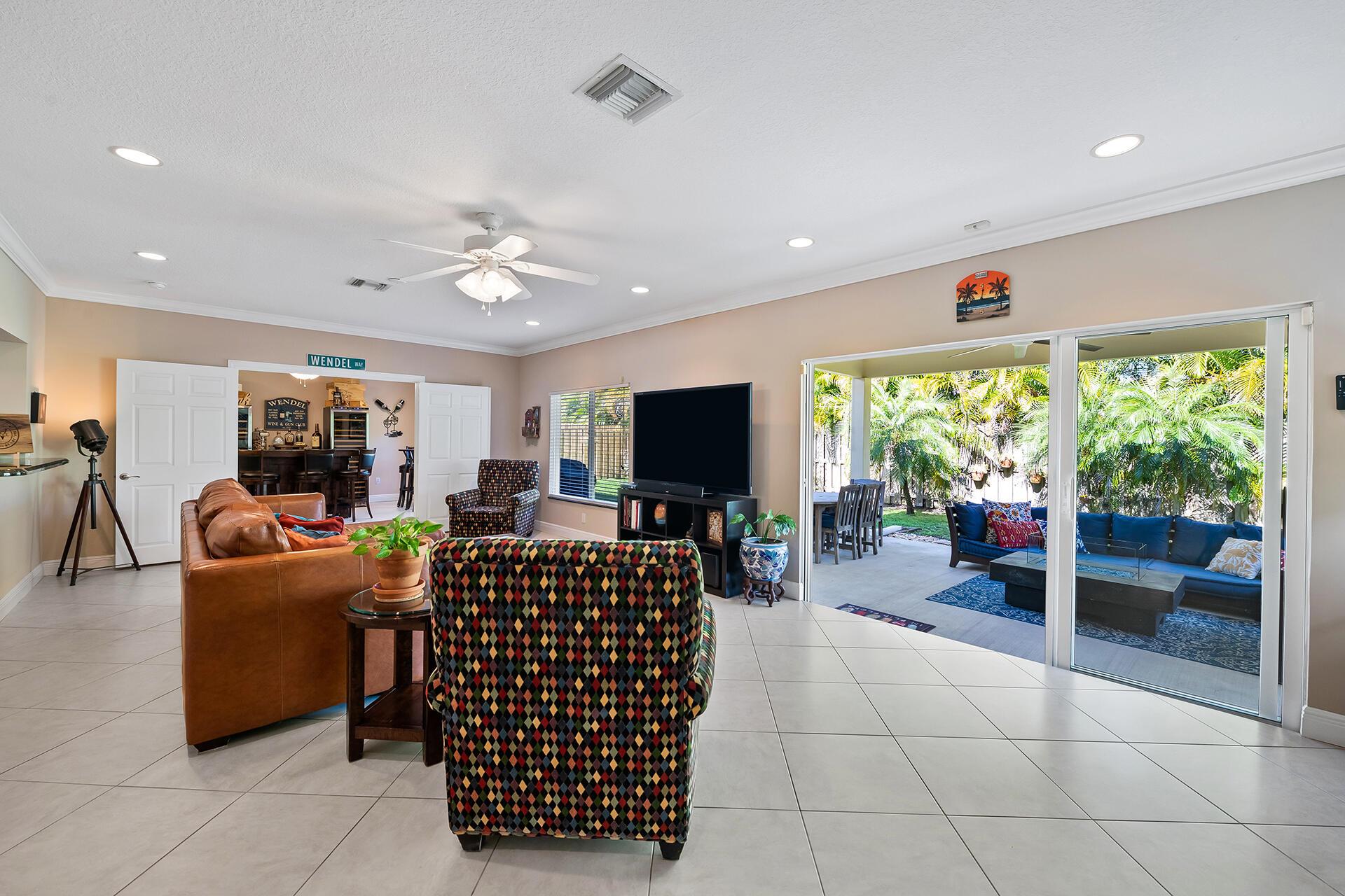 LIGHTHOUSE MANOR - Residential