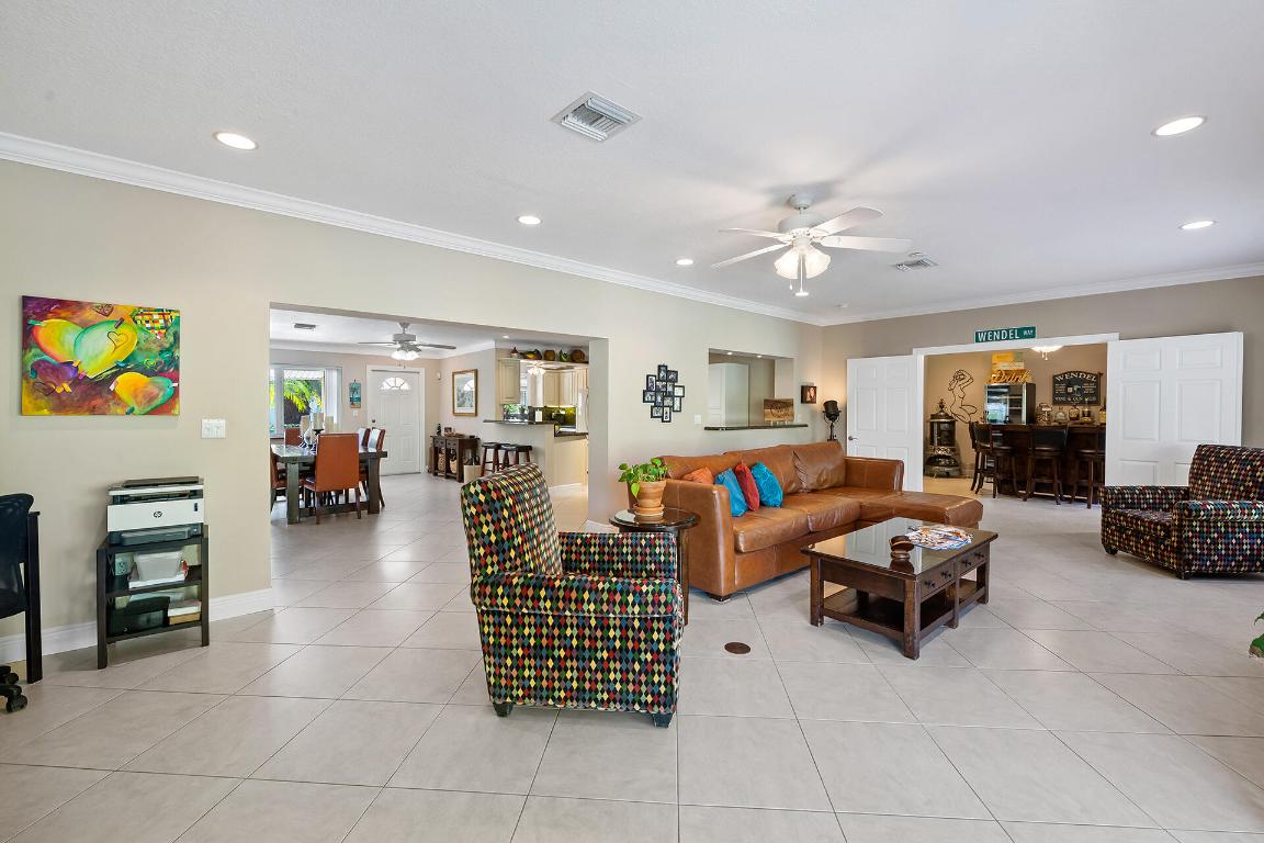 LIGHTHOUSE MANOR - Residential