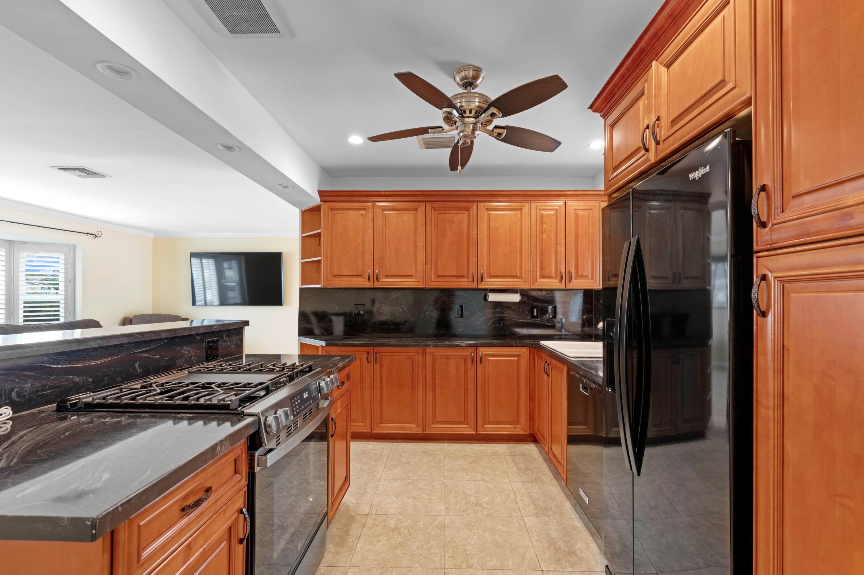 COUNTRY CLUB VILLAGE SEC C - Residential