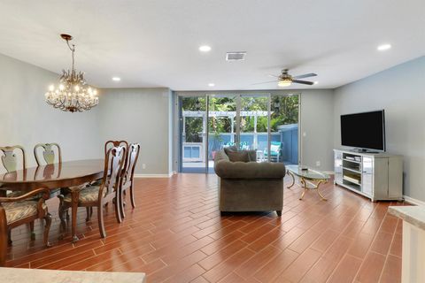 Townhouse in Jupiter FL 611 Ocean Dunes Circle 14.jpg