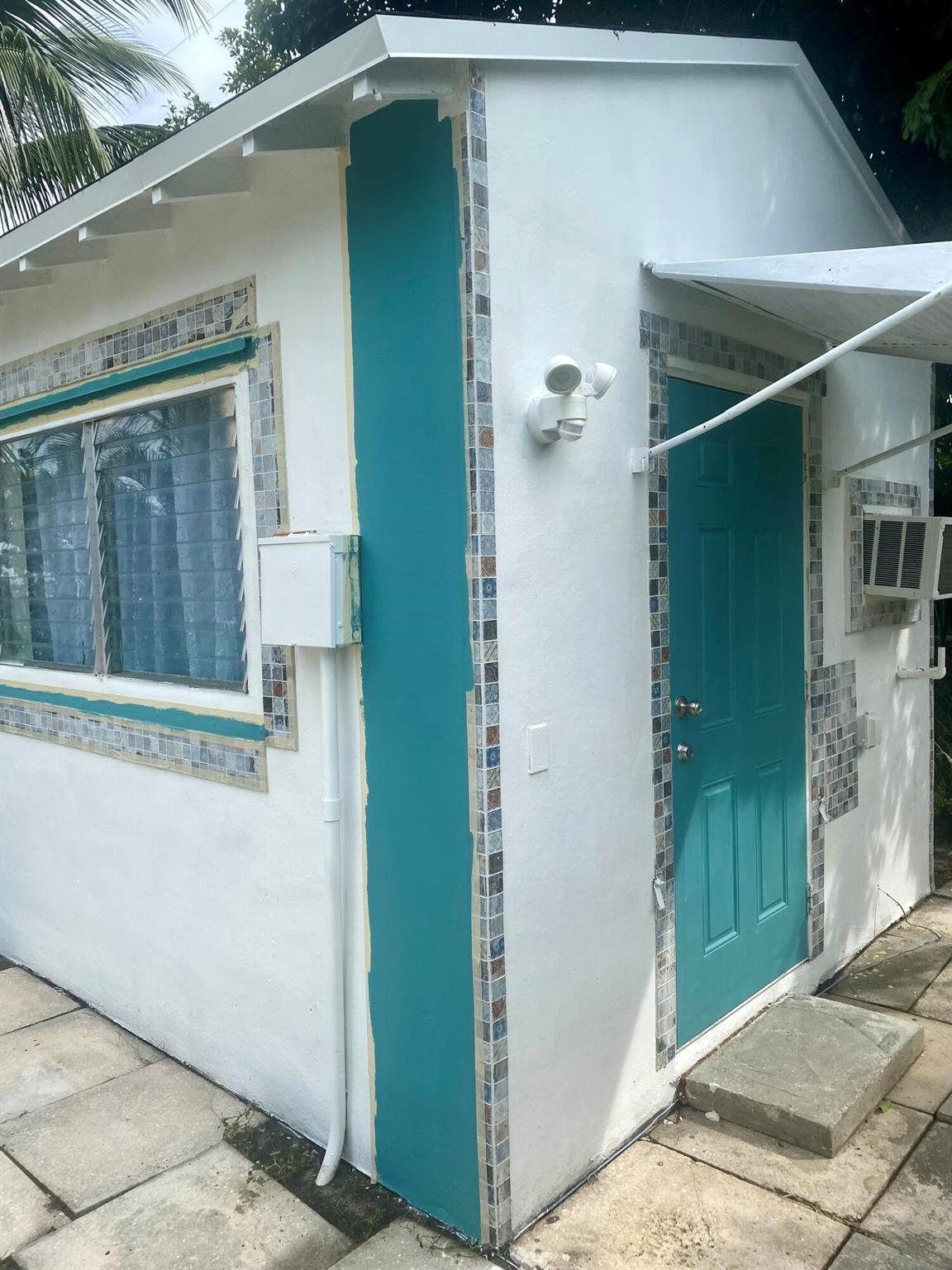 Remarkable ''SoSo'' area of West Palm Beach. 12-month rent - $1280 a month, Seasonal rent (min 3 month - $2200 a month). Very convenient location - 3 min to Intracoastal, Groceries, Restaurants, I -95, PGA Golf course ''the Park'', Tennis in '' S. Olive Park'' all here for you. Efficiency - studio house, electric, utility, internet extra $125 total Very green and peaceful neighborhood. 10 min to Downtown of West Palm Beach, Palm Beach Island and the Beach. New Roof, New AC. Renovation is inside and Outside: ''Boho'' Colors from Shervin Williams and Italian Tile. Laundry is in separate room. No worries about Credit Score. First month + Security Deposit, to move in. Last month can be paid in installments. Landlord is a leasing office RE Agent, sms, Schedule showing it will not last long
