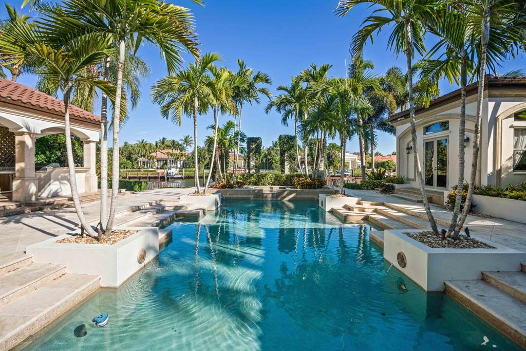 ADMIRALS COVE - Residential
