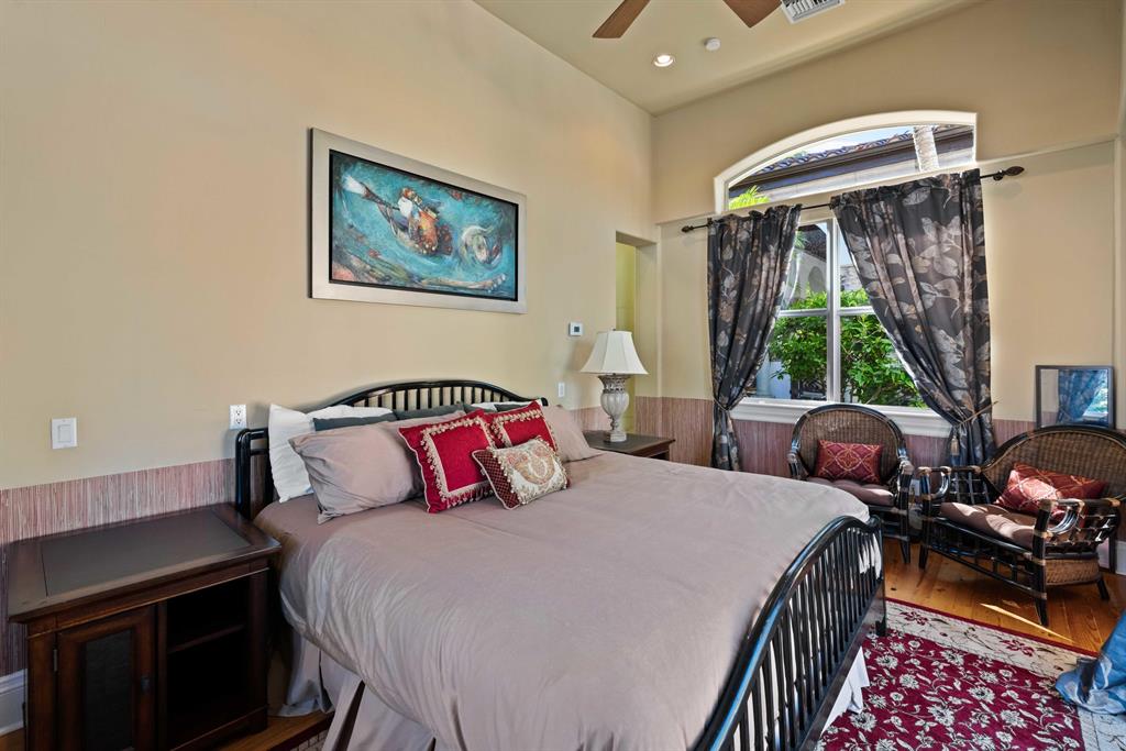 ADMIRALS COVE - Residential