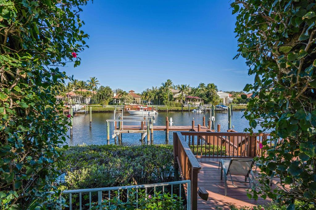 ADMIRALS COVE - Residential