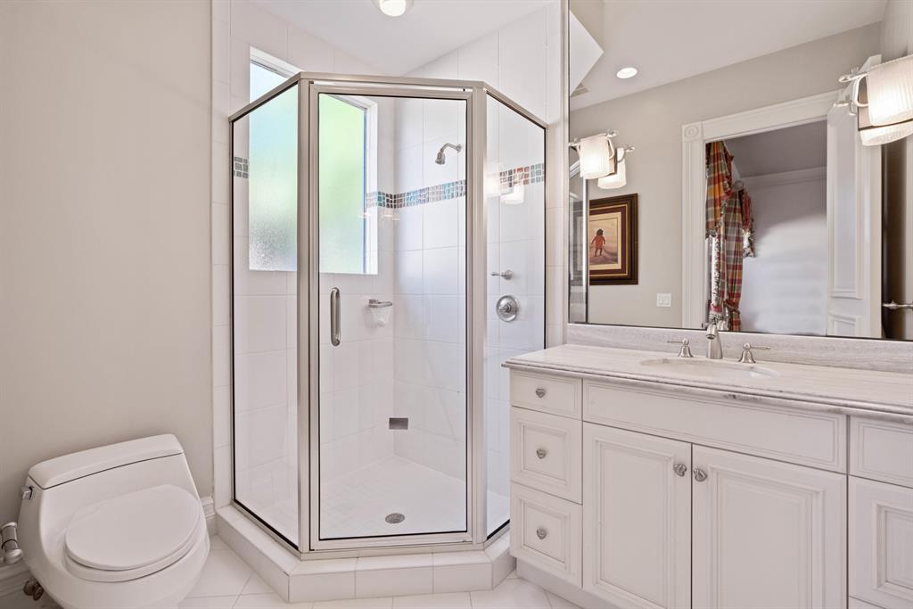 ADMIRALS COVE - Residential