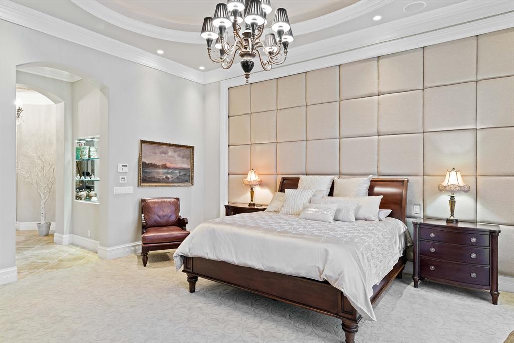 ADMIRALS COVE - Residential