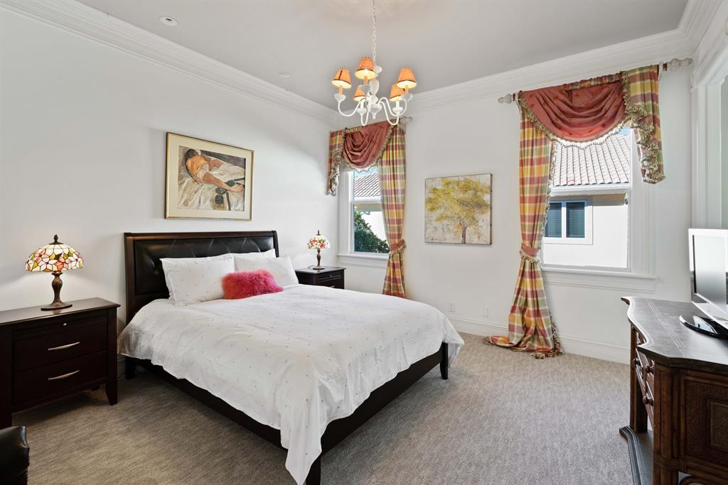 ADMIRALS COVE - Residential