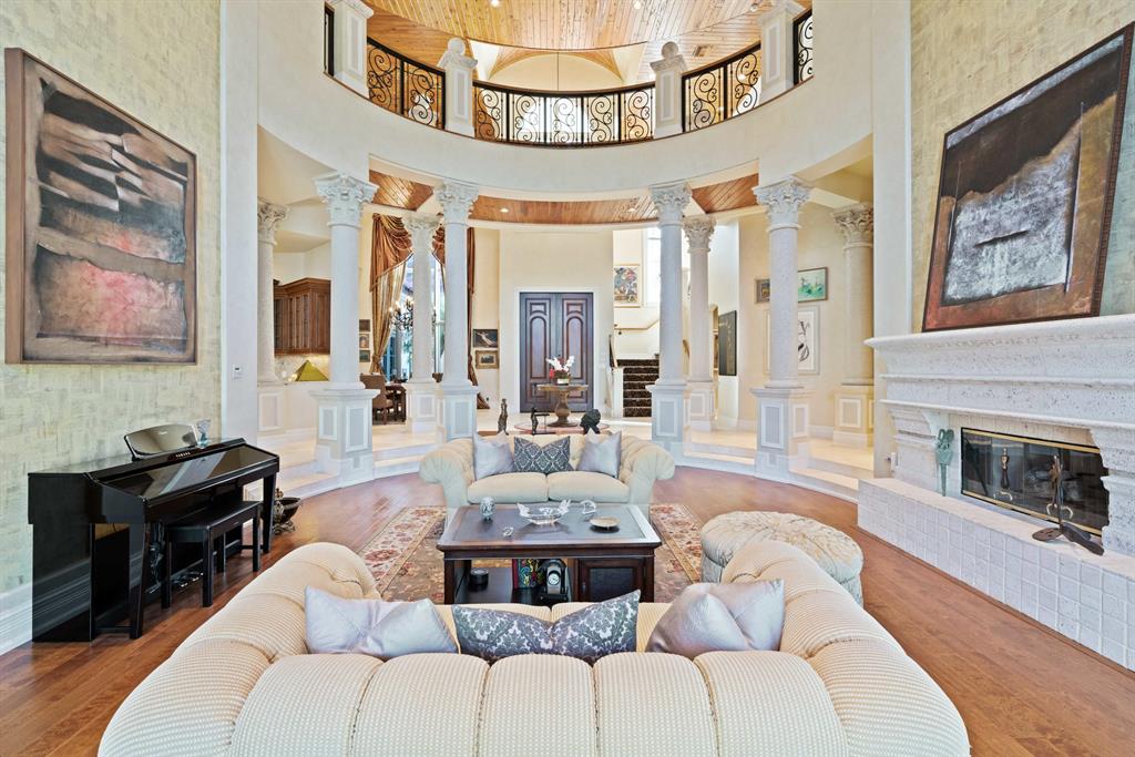 ADMIRALS COVE - Residential