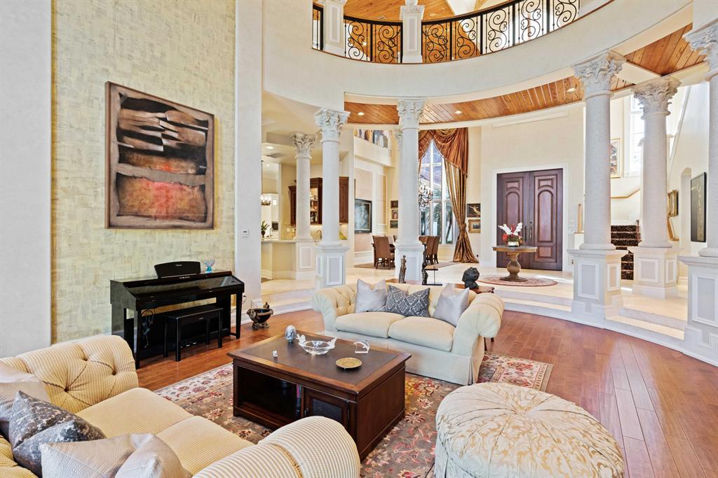 ADMIRALS COVE - Residential