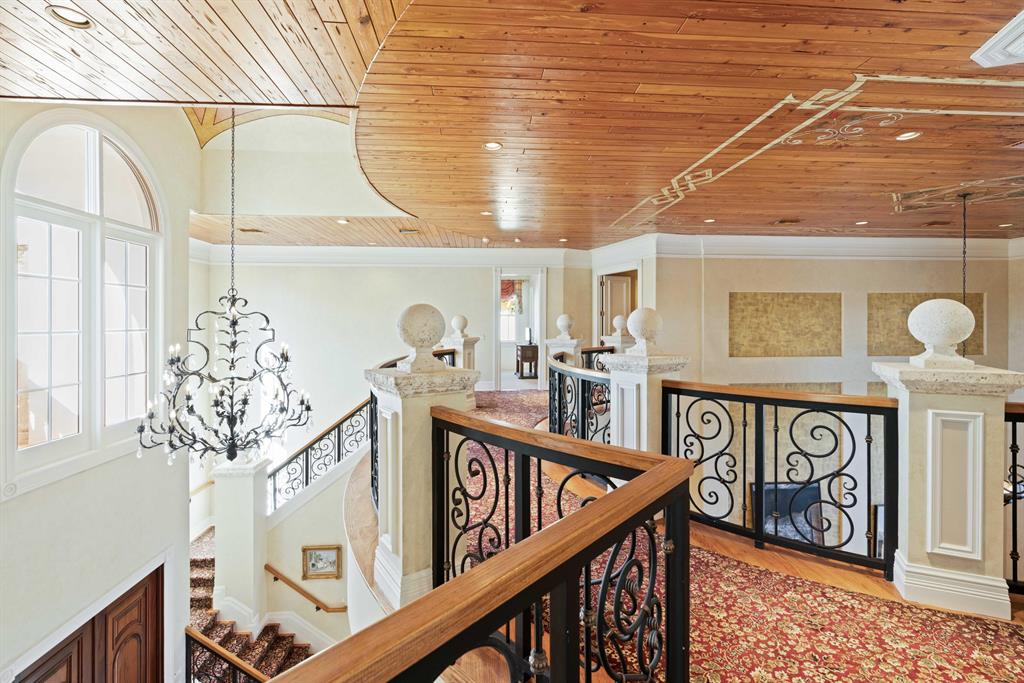 ADMIRALS COVE - Residential