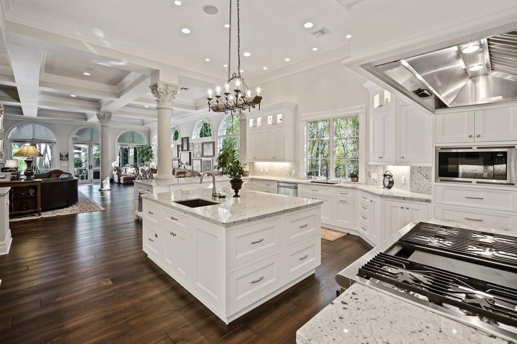 ADMIRALS COVE - Residential