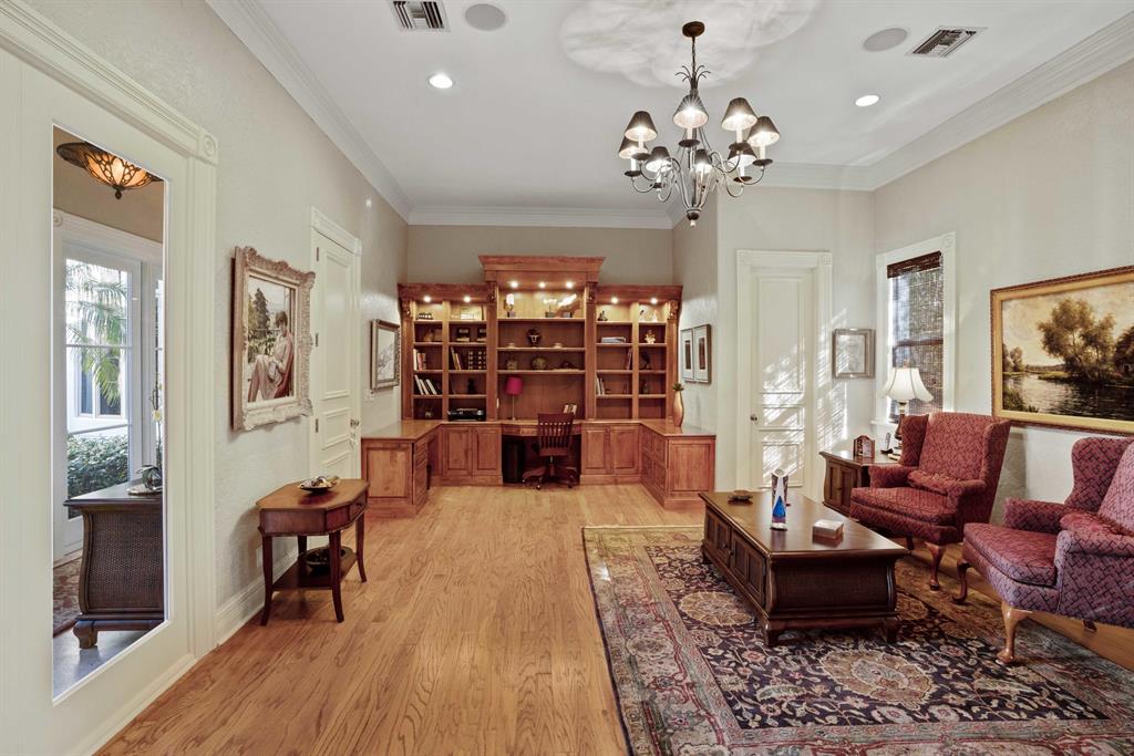 ADMIRALS COVE - Residential