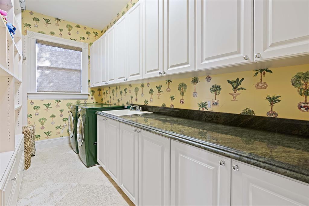 ADMIRALS COVE - Residential