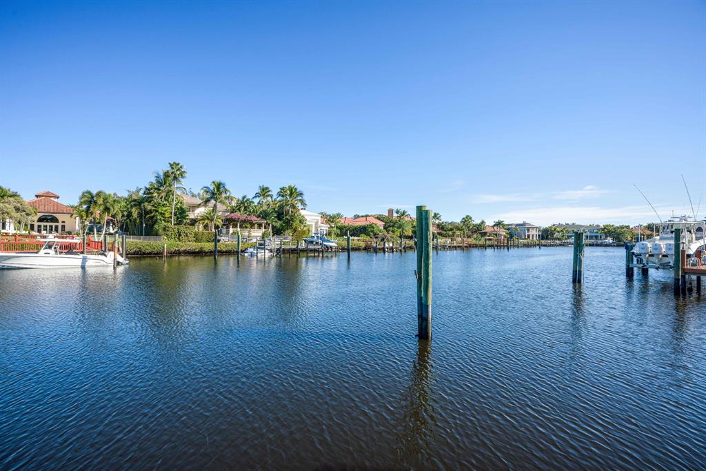 ADMIRALS COVE - Residential