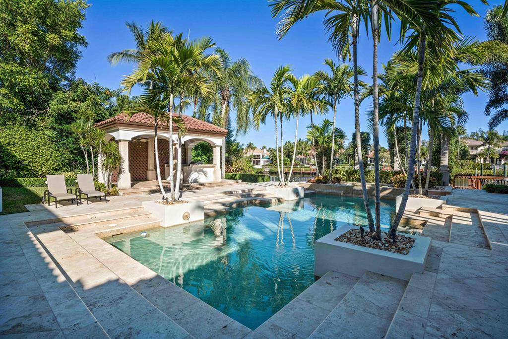 ADMIRALS COVE - Residential