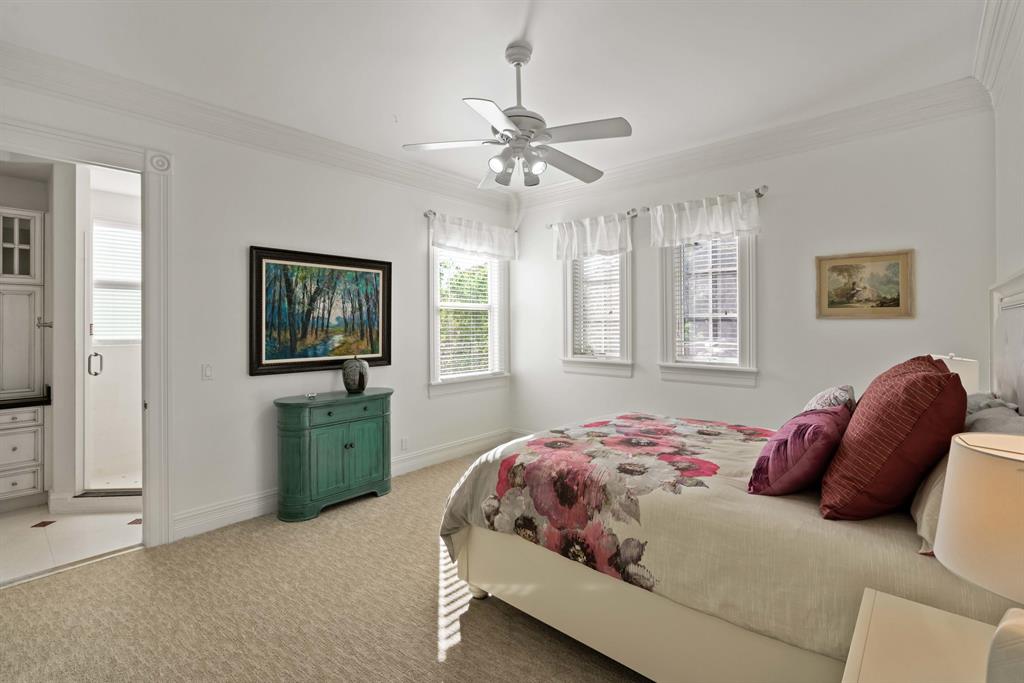 ADMIRALS COVE - Residential