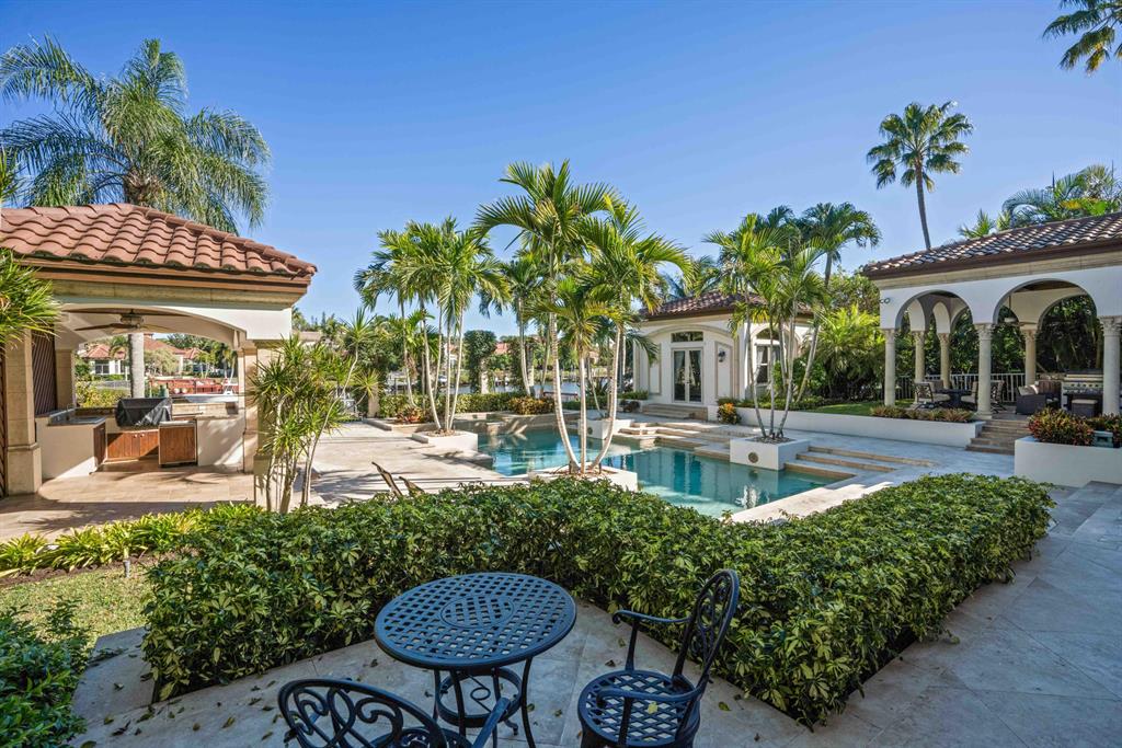 ADMIRALS COVE - Residential