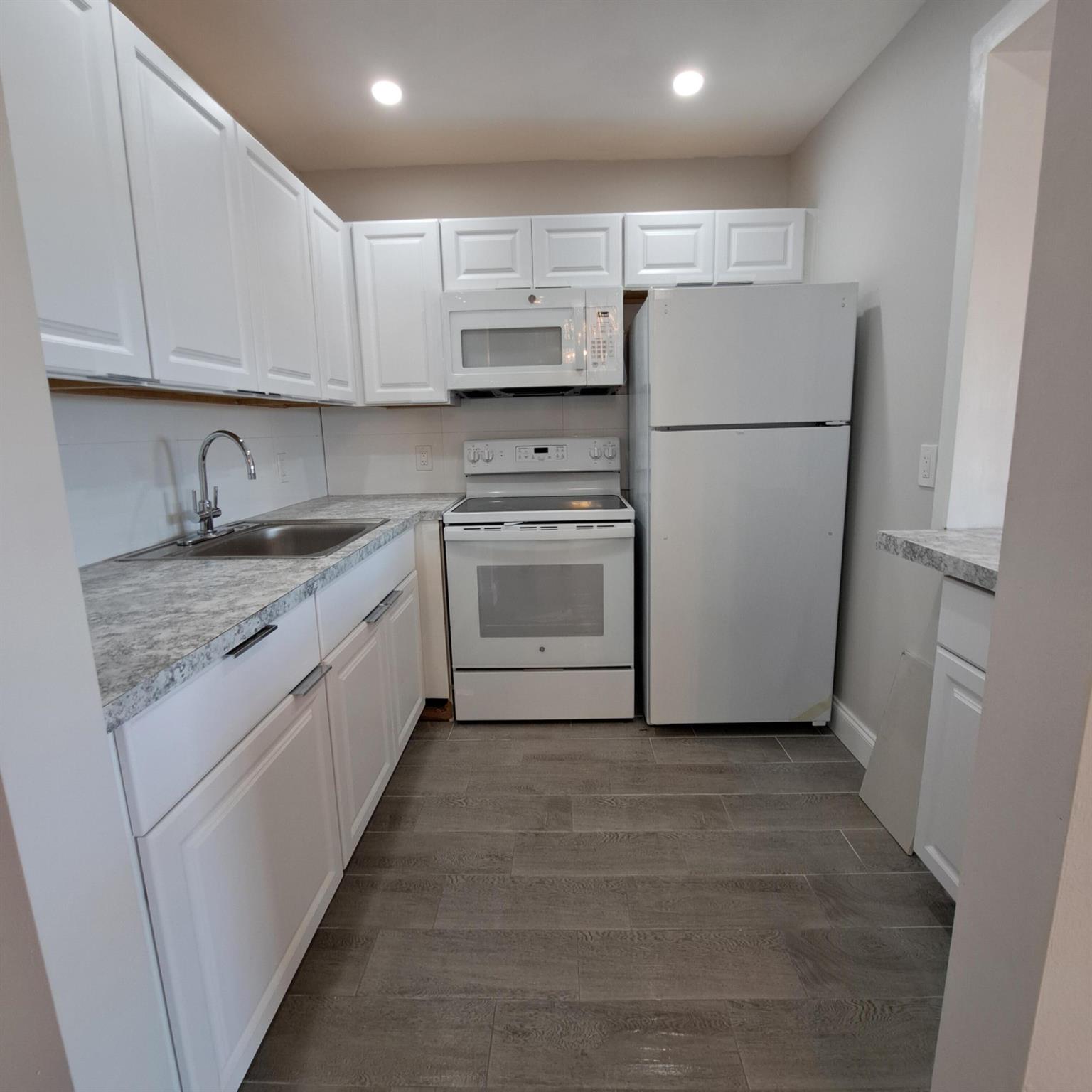 HASTINGS CONDOS - Residential Lease