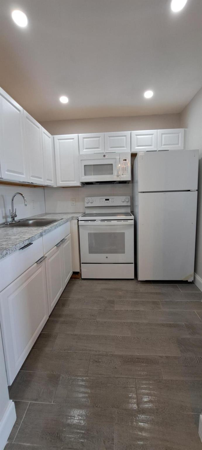 HASTINGS CONDOS - Residential Lease