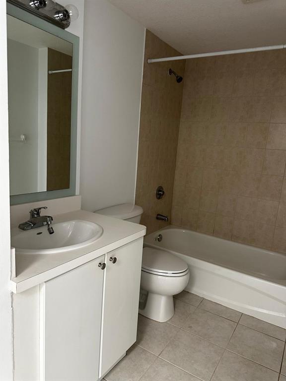 EMERALD PLAZA ON CORAL - Residential Lease