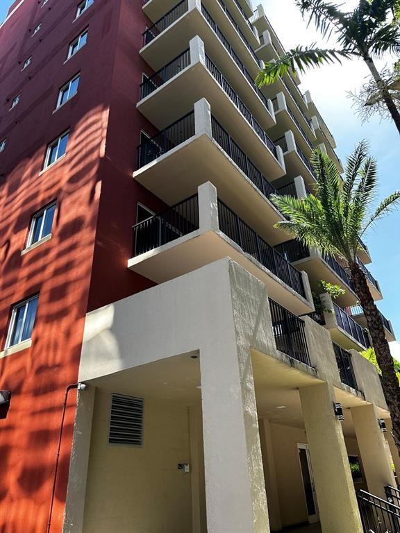 EMERALD PLAZA ON CORAL - Residential Lease