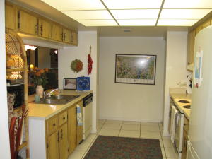 LAVERS DELRAY RACQUET CLUB CONDO - Residential Lease