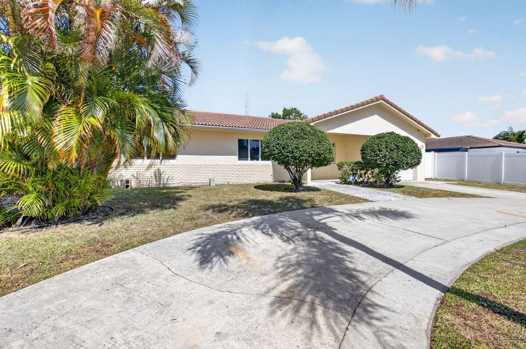 Photo of 2267 NE 3rd Avenue, Boca Raton, FL 33431 (MLS # B26023062)