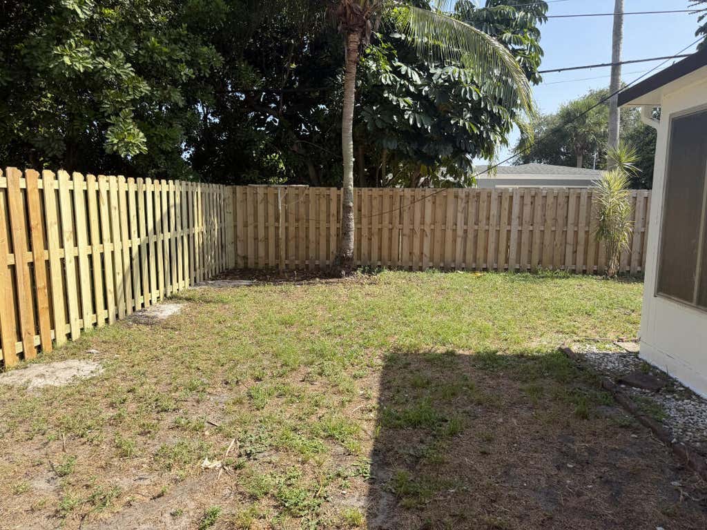 Photo of 80 NE 48TH Street, Oakland Park, FL 33334 (MLS # B26066450)