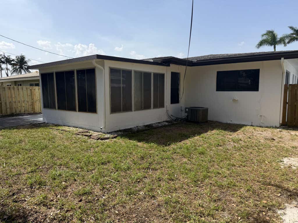 Photo of 80 NE 48TH Street, Oakland Park, FL 33334 (MLS # B26066450)