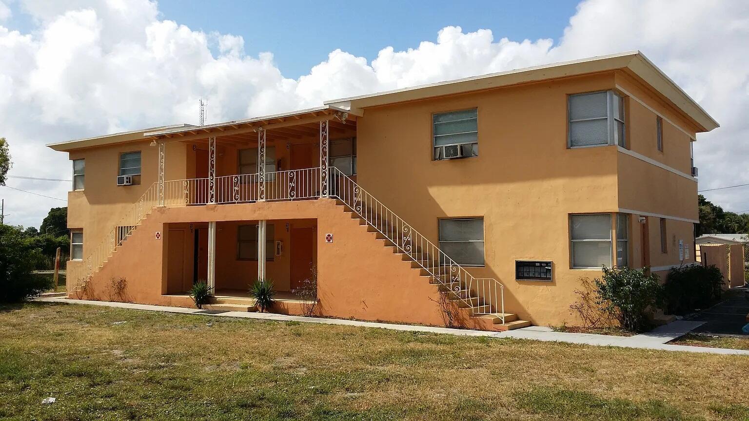 FRESHWATER ADD TO WPB - Residential Lease