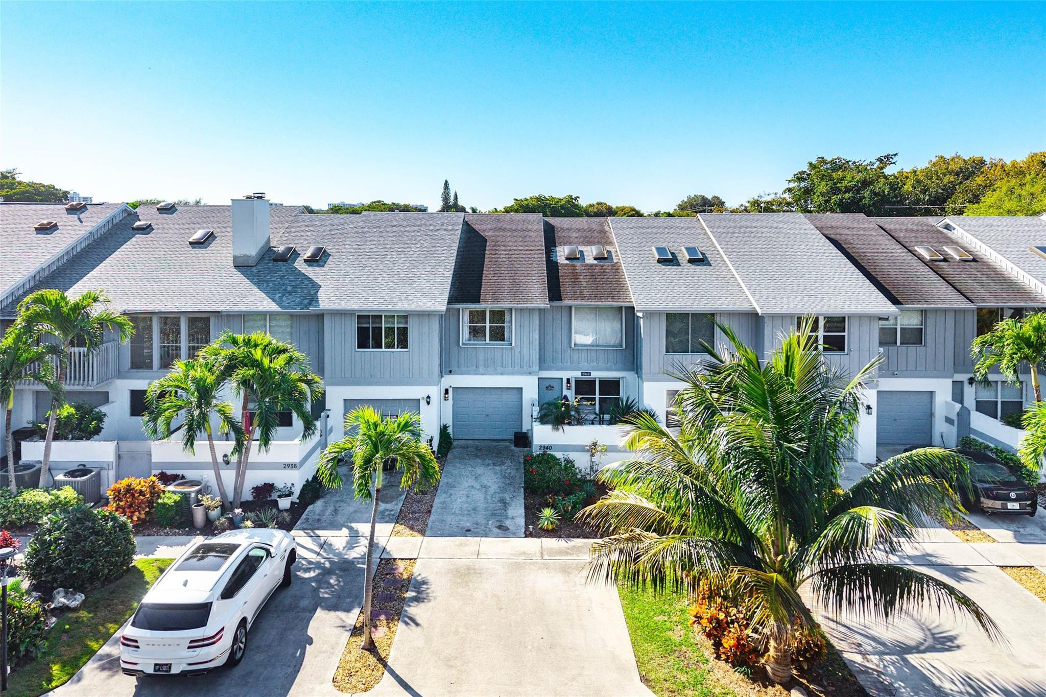 HARBOUR CLUB - Residential Lease