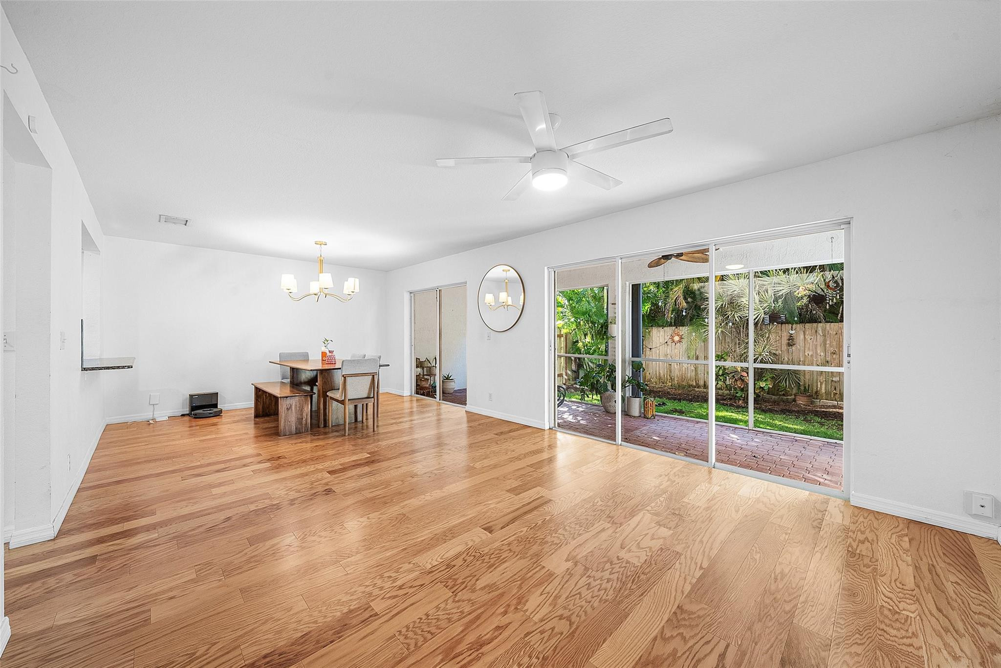 HARBOUR CLUB - Residential Lease