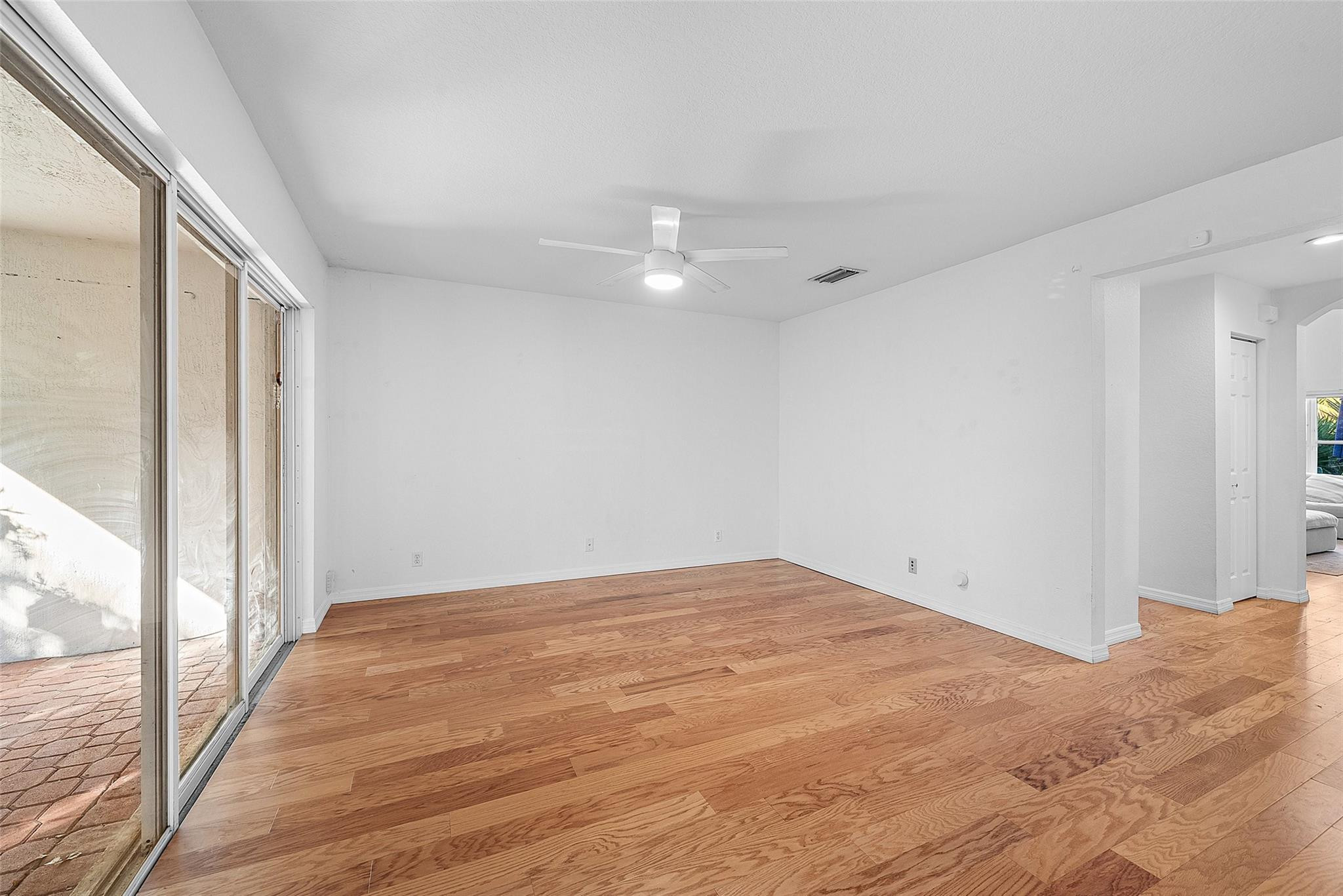 HARBOUR CLUB - Residential Lease