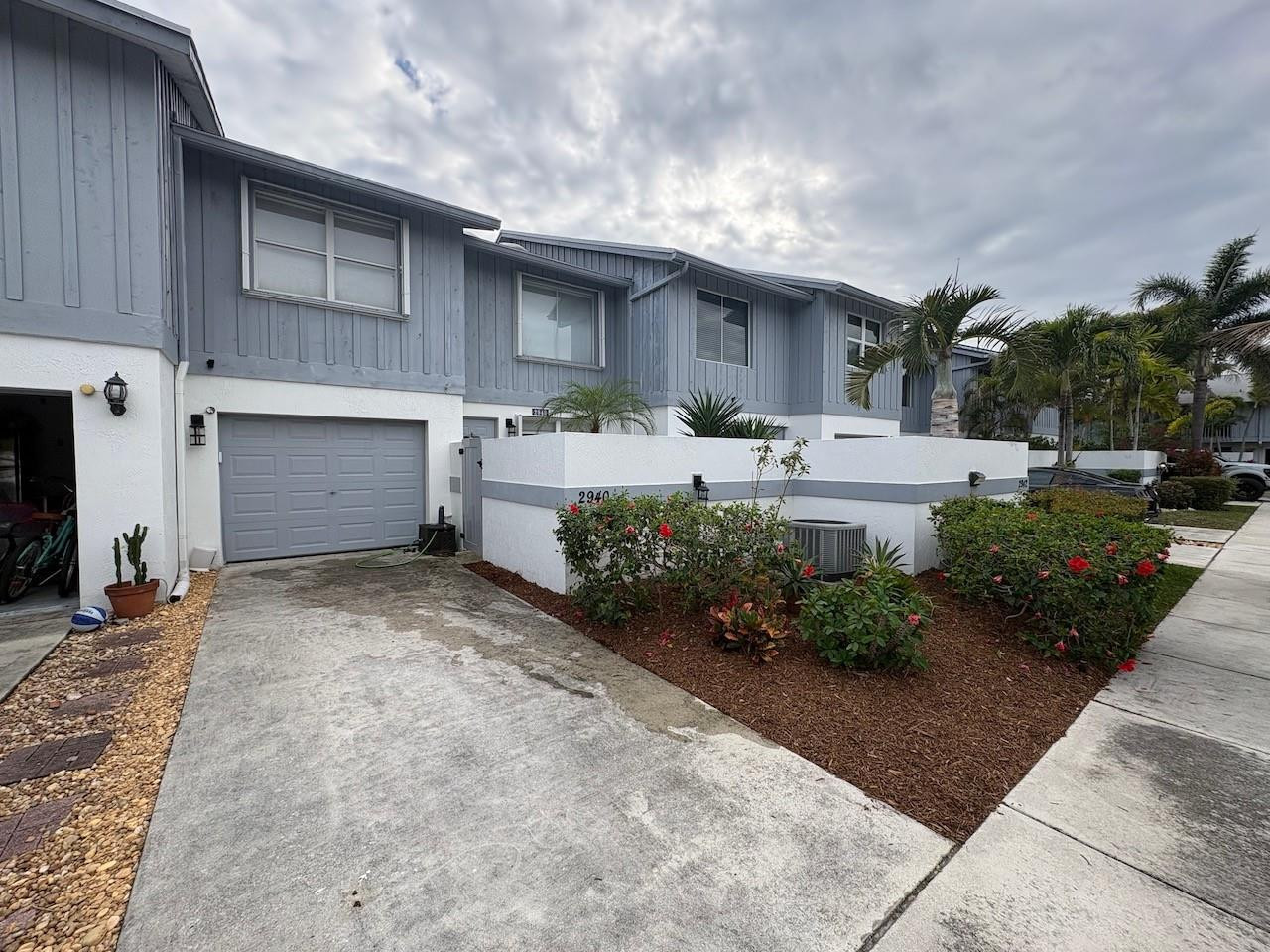 HARBOUR CLUB - Residential Lease