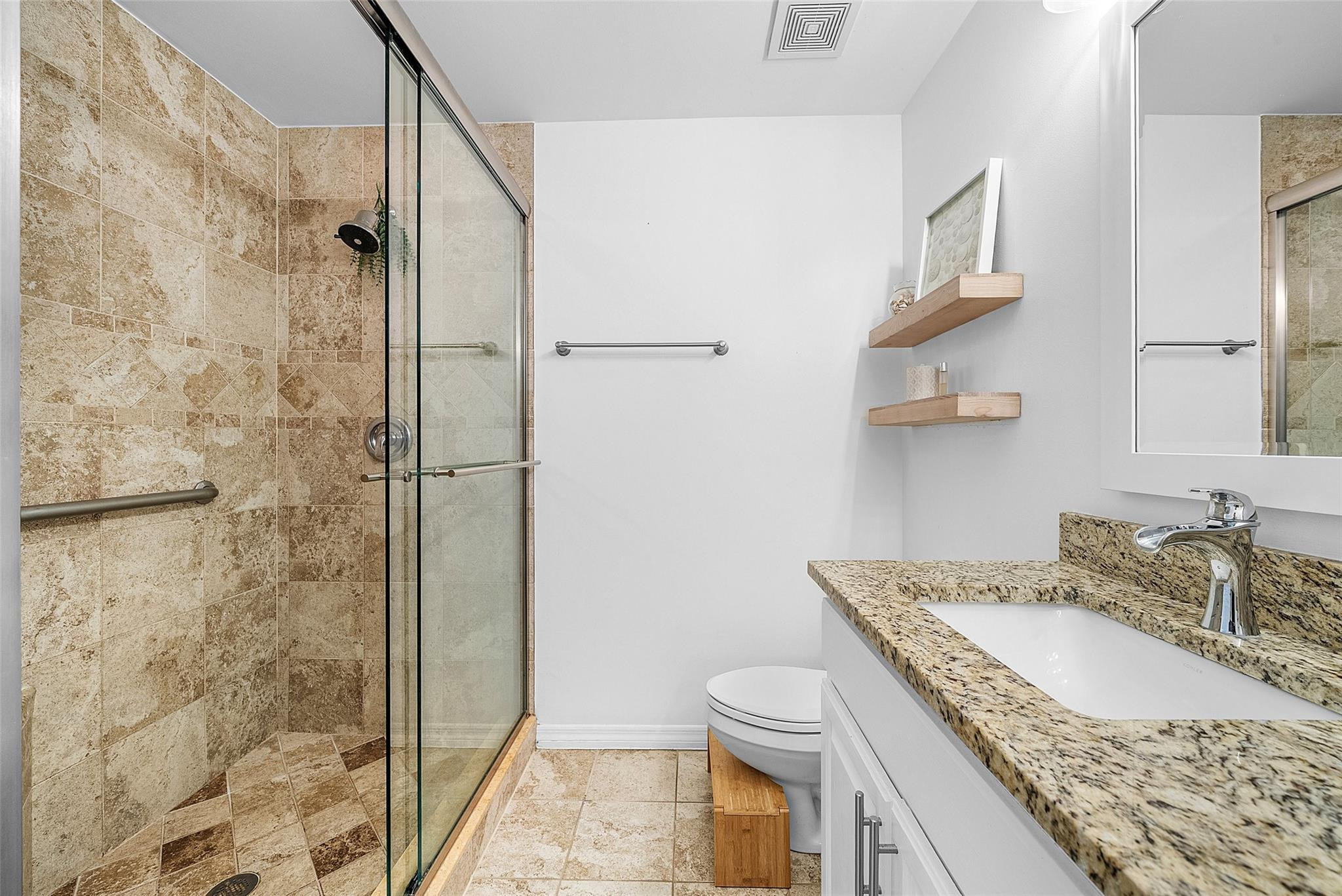 HARBOUR CLUB - Residential Lease