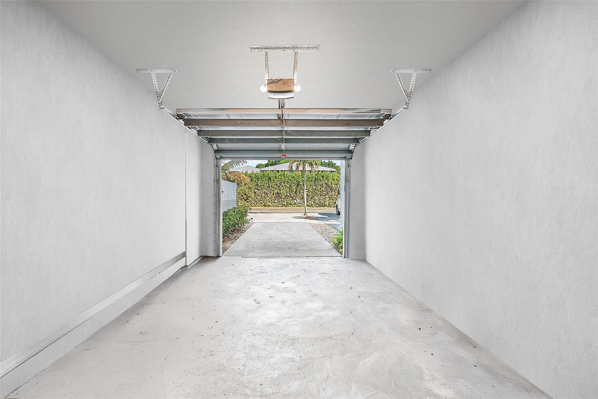HARBOUR CLUB - Residential Lease