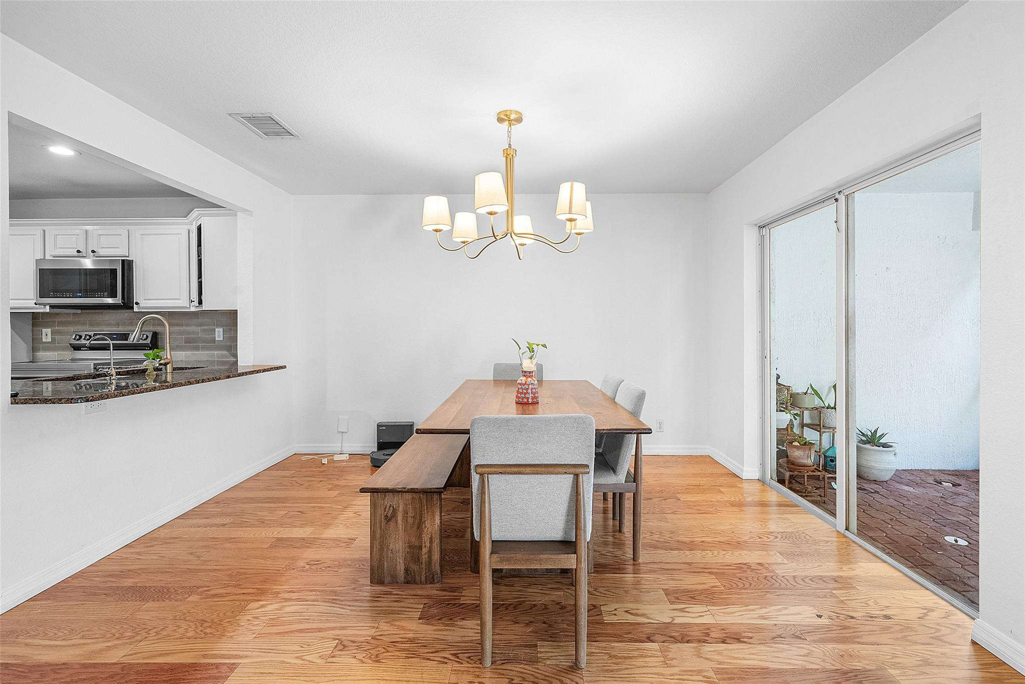 HARBOUR CLUB - Residential Lease