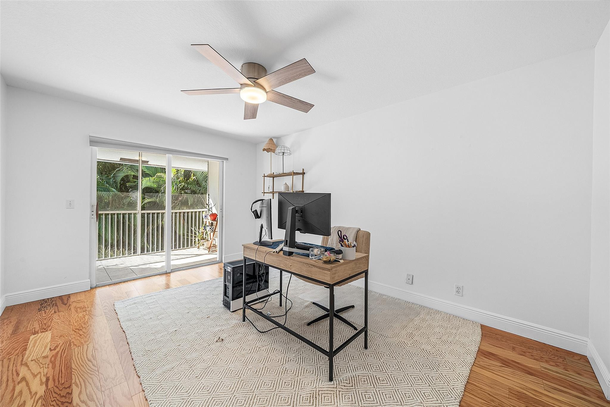 HARBOUR CLUB - Residential Lease