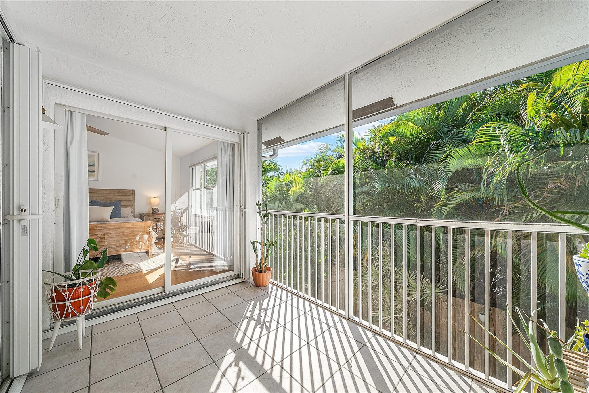 HARBOUR CLUB - Residential Lease