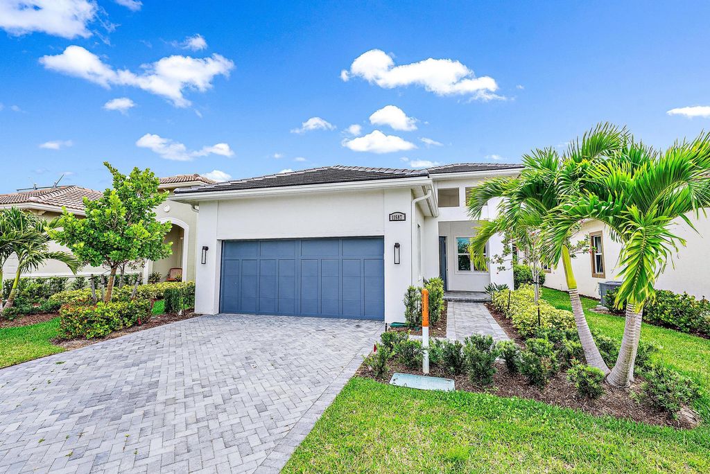 Photo of 11587 SW Visconti Way, Port St Lucie, FL 34986 (MLS # R10988544)