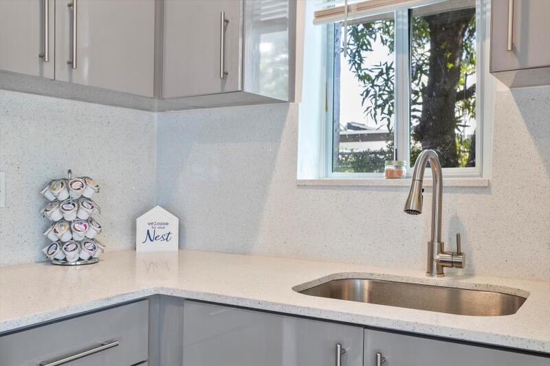 PARADISE MANOR - Residential Lease