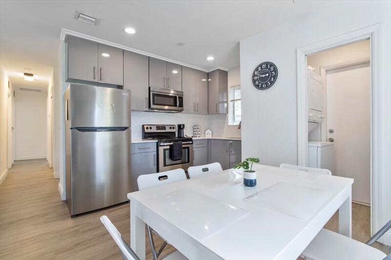 PARADISE MANOR - Residential Lease