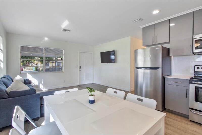 PARADISE MANOR - Residential Lease