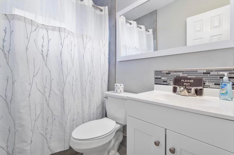 PARADISE MANOR - Residential Lease