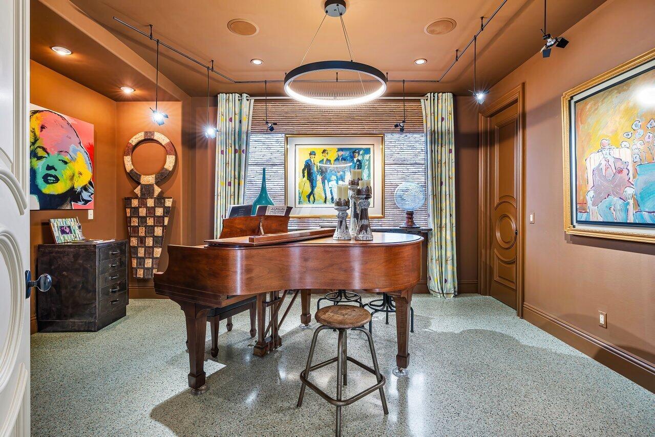 LAKE SHORES LANTANA - Residential