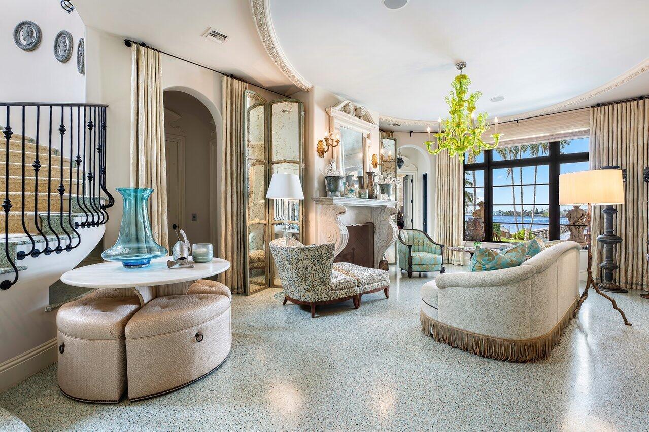 LAKE SHORES LANTANA - Residential