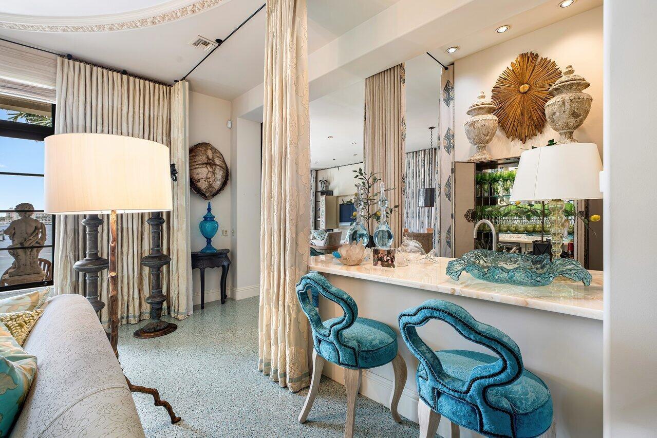 LAKE SHORES LANTANA - Residential