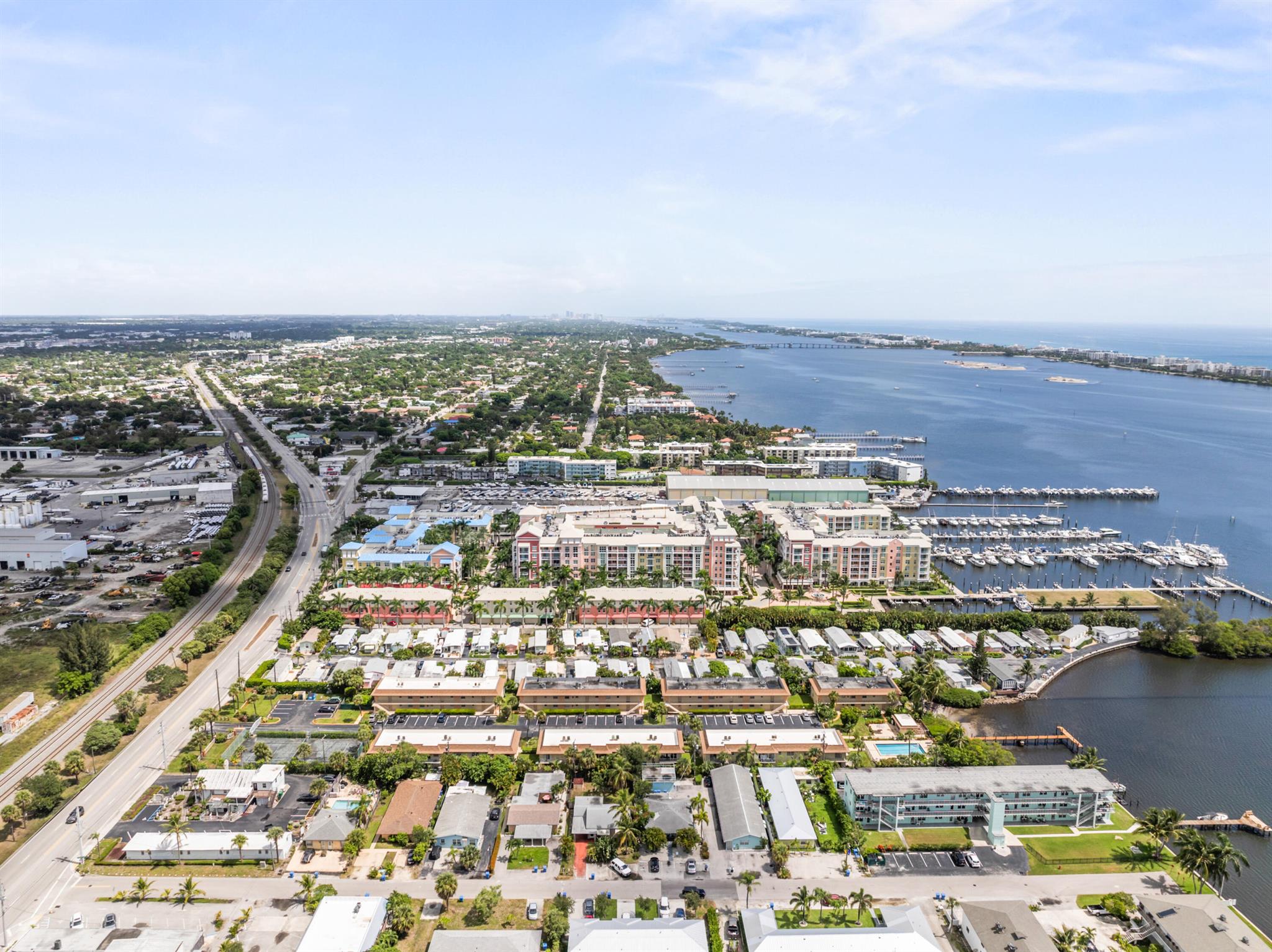 SHORE SIDE COND DECL FILE - Residential
