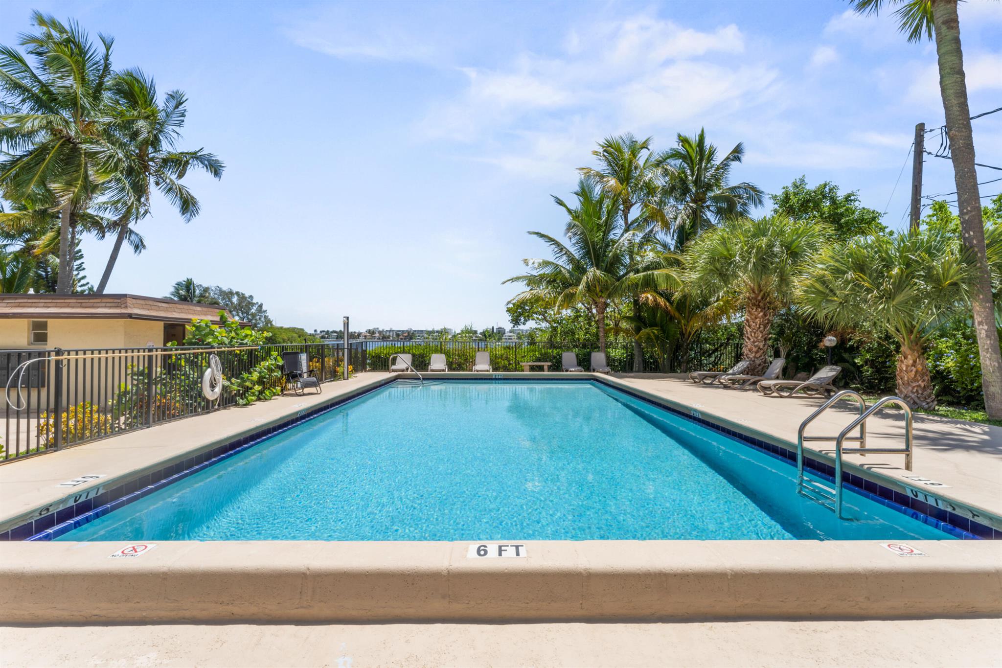 SHORE SIDE COND DECL FILE - Residential